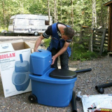 Jak funguje suchá skříň pro letní sídlo: princip fungování, pravidla údržby