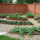 Krásné postele v zemi s vlastními rukama