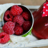 Maliny šťouchané s cukrem na zimu bez vaření: recepty a správné proporce