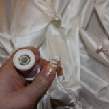 Tkanina zbarvení v technique nodle batik