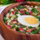 Vyskytnutí na kvass s klobásou: klasický jednoduchý recept