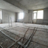 Izolace hluku od sousedů níže (plovoucí vyztužený podlahový potěr)