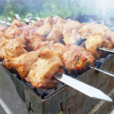 Šťavnaté grilované kuřecí prsní špízy + recepty na marinádu