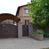 Brány pro soukromý dům: typy bran, které můžete udělat sami