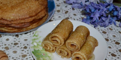 Palačinky na zakysanou smetanu - 7 receptů pro tenké palačinky s otvory