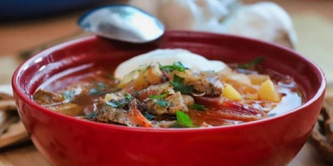 Boršč s kysaným zelím - klasický recept krok za krokem