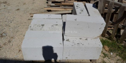 Udělej si sám venkovský dům z pěnových bloků