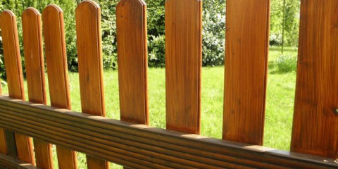 Dřevěný plot v zemi: odrůdy, péče o oplocení