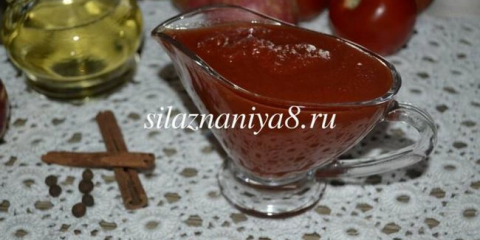 Domácí kečup z rajčat a jablek: recepty na zimu si budete olizovat prsty