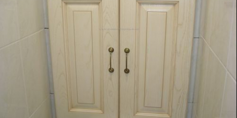 Dveře do sanitární skříňky