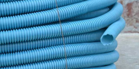 Vlnitá trubka pro pokládku kabelů a drátů