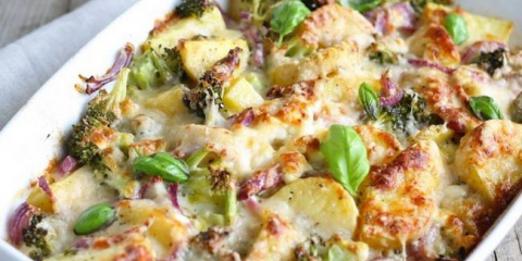 Brambory v troubě s masem a sýrem: 5 chutných receptů