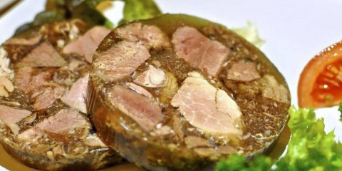 Želé vepřová kýta: 5 lahodných receptů krok za krokem