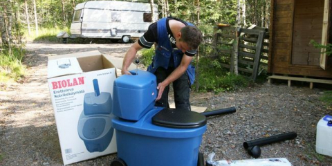 Jak funguje suchá skříň pro letní sídlo: princip fungování, pravidla údržby