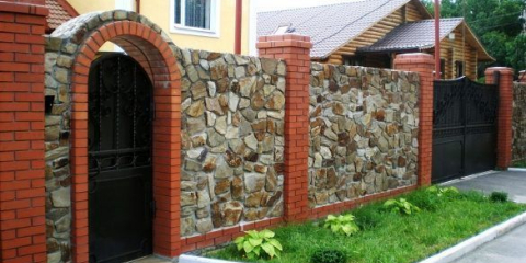 Kamenný plot: technologie, možnosti, vlastnosti, osobní zkušenosti