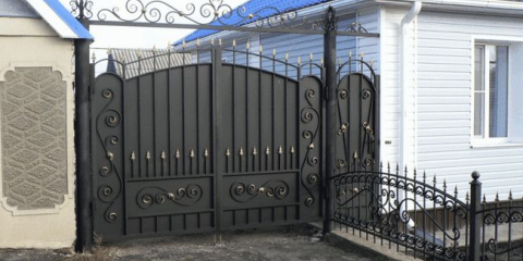 Kované ploty: 135 fotografií designových nápadů, hlavních odrůd a výhod použití