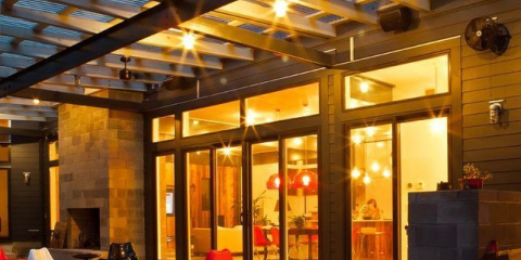 Kůlny připojené k domu, z polykarbonátu (52 fotografií): funkce, typy, klady a nevýhody