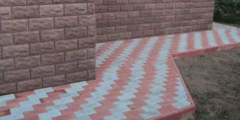 Skostka kolem domu z dlažebních desek s vlastními rukama