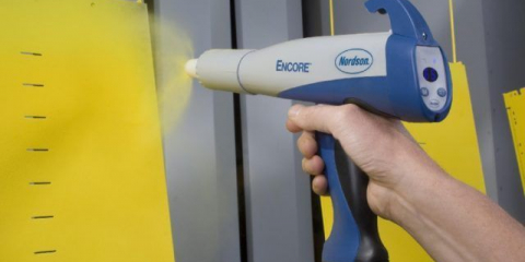 Práškové lakování profilovaného plechu: je možné malovat vlastníma rukama, jakou barvu si vybrat