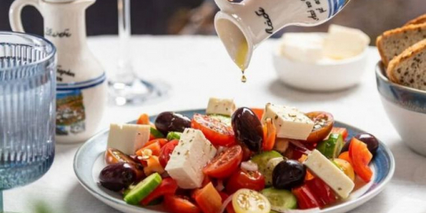 Saláty bez majonézy pro nový rok 2022 - chutné recepty