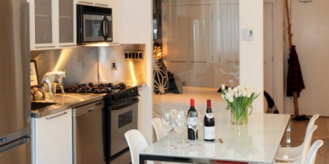 Skleněné posuvné stole pro kuchyň: vyberte si nejlepší volbu pro interiér