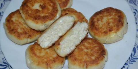 Tvarohové koláče bez vajec s krupicí na pánvi - svěží a jemné