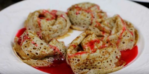 Tenké palačinky v mléce s otvory - jednoduché recepty na lahodné palačinky