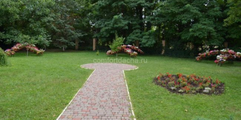 Pokládání dlažebních desek bez ohraničení v zemi to udělat sami