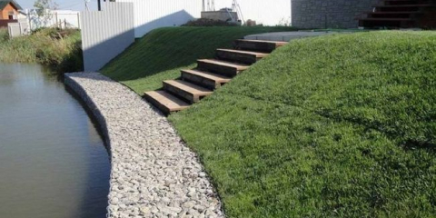 Posílení svahů na pozemku moderních materiálů