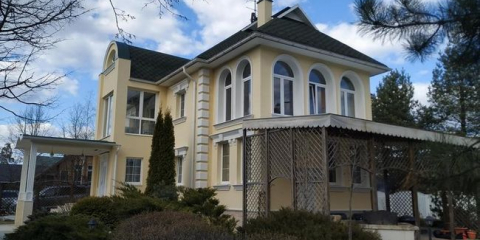 Polystyrenová izolace a fasádní úprava technologií sft mokrá fasáda, římsy a lišty pps16f