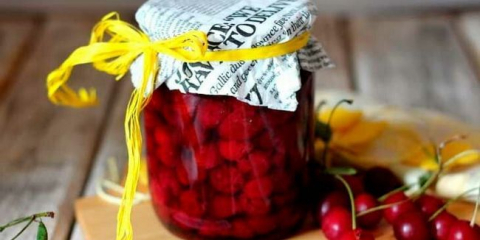 Třešně ve vlastní šťávě na zimu vypeckované s cukrem