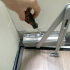 Instalace a seřízení dveřního zavírače: základní pravidla a montážní kroky